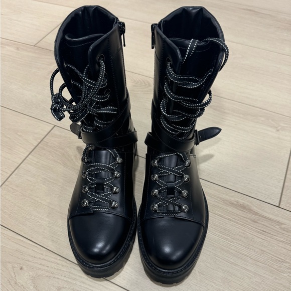 Valentino Garavani Rockstud Boots Motorcycle Moto Kylie Jenner - Picture 6 of 12